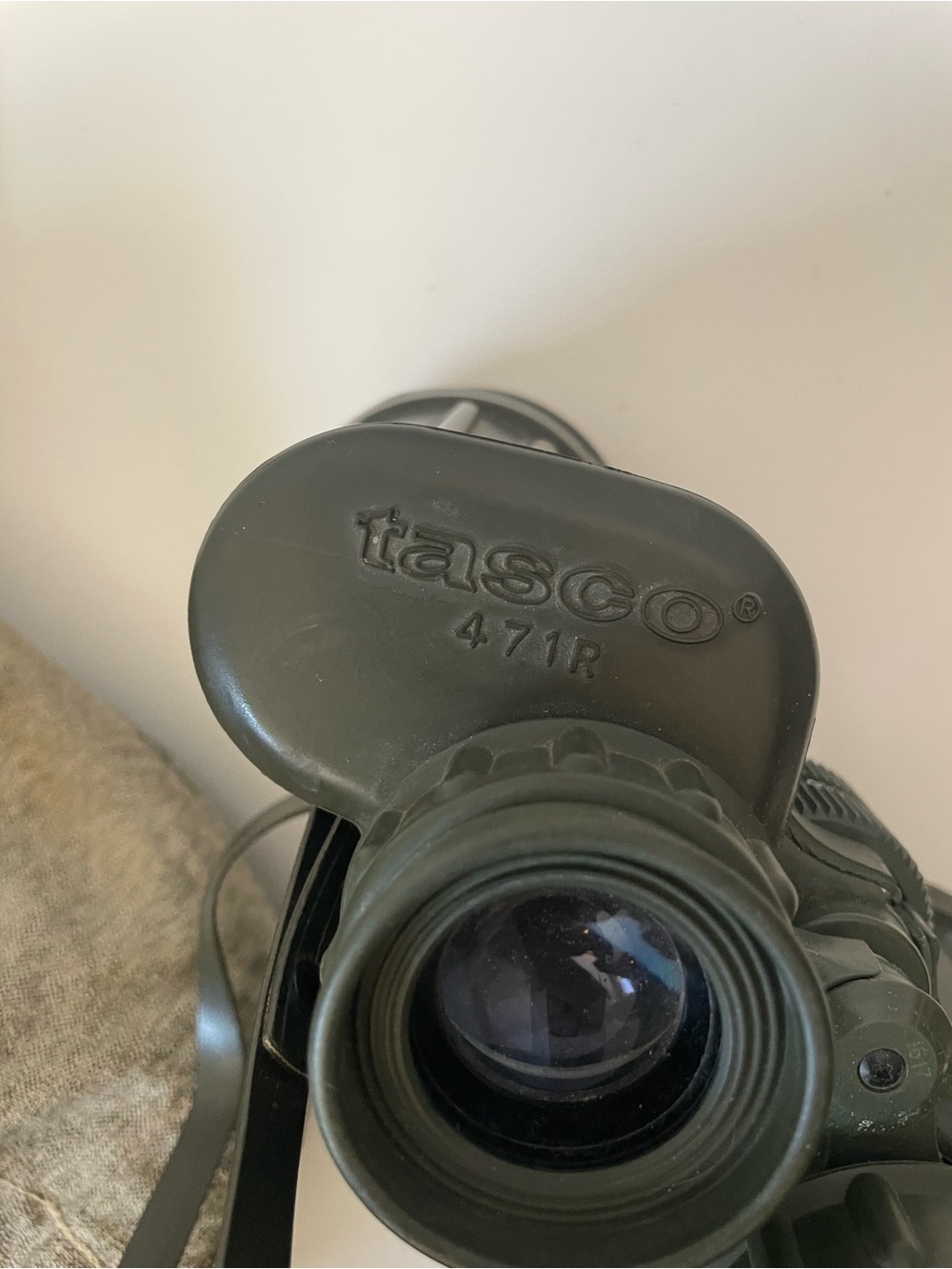 Vintage Tasco 471R Wide Angle Military Binoculars - Picture 5 of 9
